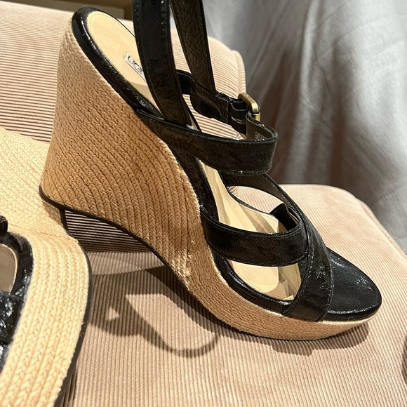 UGG wedge Sandler excellent condition black patten - Picture 6 of 6